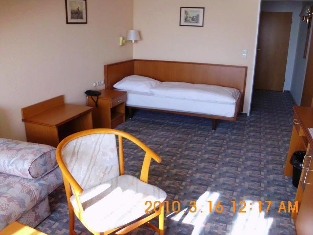 Confour 3* Burgdorf (Hannover)