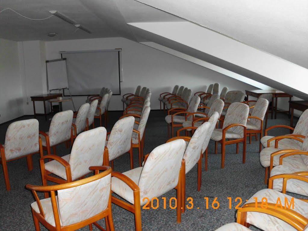 Confour 3* Burgdorf (Hannover)